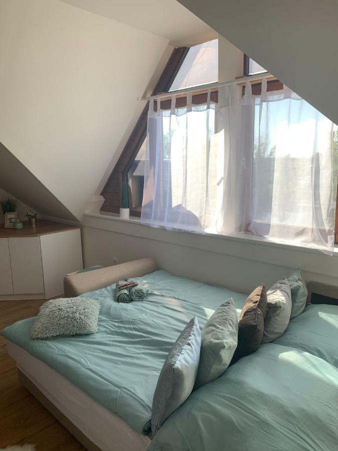 Appartement Gem In Gyor - Free Parking Extérieur photo