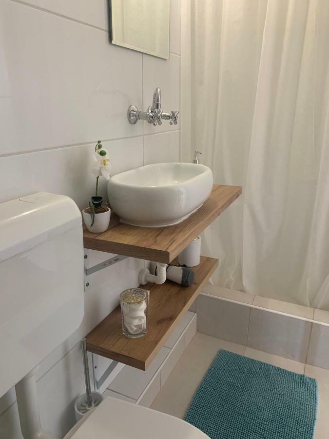 Appartement Gem In Gyor - Free Parking Extérieur photo